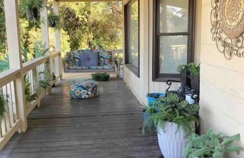 Tuscaloosa House | Charming 3 bedroom home downtown Northport, Near Tuscaloosa U of A campus
