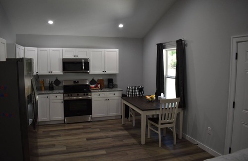 Tullahoma House | Charming 3-bedroom house in Tullahoma with AC, WiFi, Washer/Dryer