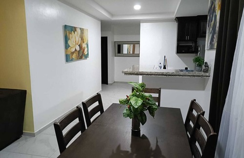 Aldea de Peru House | Charming 3-bedroom house with AC and WiFi in La Ceiba pet friendly home