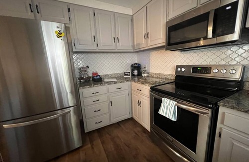 Danville House | Charming 3-bedroom house with AC, fitness room, WiFi in wonderful Danville
