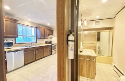 Danville House | Charming 3-bedroom house in enchanting Danville with AC Close to Amazon Berwick