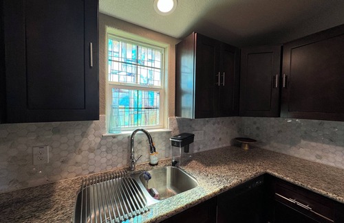 La Porte House | Charming 3-bedroom house with AC and WiFi in La Porte