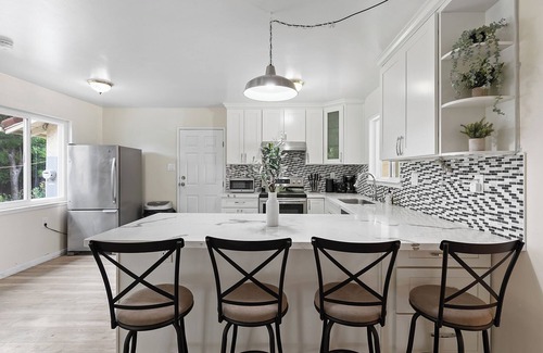 South San Jose House | Charming 3-bedroom house with AC and newly remodeled baths/kitchen