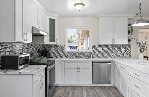 South San Jose House | Charming 3-bedroom house with AC and newly remodeled baths/kitchen