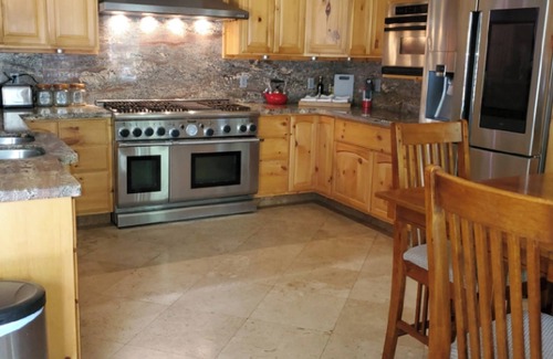 Lower Kingsbury House | Charming 3-bedroom house in Stateline