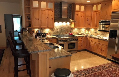 Lower Kingsbury House | Charming 3-bedroom house in Stateline
