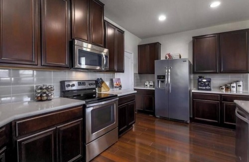Leander House | Charming 3-bedroom house with WiFi, AC in welcoming Leander