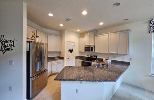 Sanford House | Charming 3-bedroom house in lovely Sanford with AC, WiFi, Near downtown.
