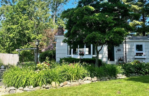 Wayland House | Charming 3-bedroom house with AC and WiFi in lovely Wayland