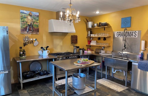 Winslow House | Charming 3-bedroom house overlooking beautiful Boston Mountains in Winslow