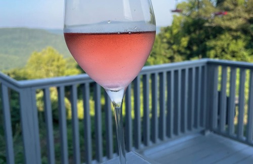Winslow House | Charming 3-bedroom house overlooking beautiful Boston Mountains in Winslow