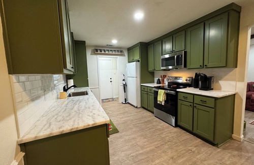 Woodway House | Charming 3-bedroom house with WiFi and AC in Woodway