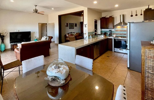 La Paz House | Inviting 3-Bedroom Home with Golf Cart & Beach Club Access