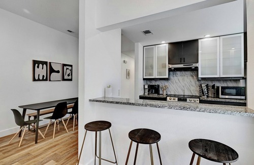 Austin House | Charming 3-bedroom house with an Amazing pool and Outdoor Hangout Area