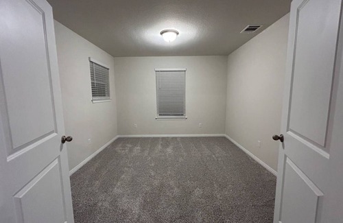 Austin House | Charming 3-bedroom house with AC, WiFi in terrific Austin