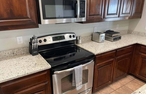 Haslet House | Charming 3-bedroom house in serene Haslet with Wi-Fi, AC, Min of 30 nights