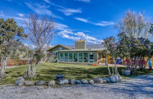 Howard House | Charming 3-bedroom house on the Arkansas River, close to Salida with WiFi !
