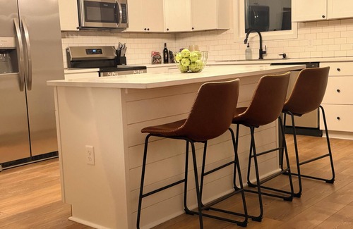 Louisa House | Charming 3-bedroom house in Louisa within 2 miles of town.