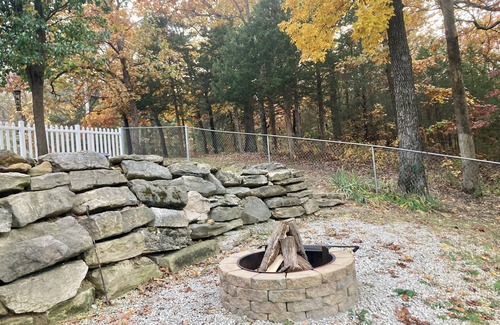 Cedar Hill Cottage | Charming 3-bedroom lake cottage in Cedar Hill