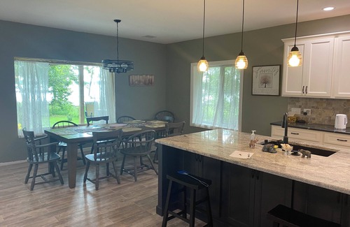 Afton House | Charming 3-bedroom lake house on amazing Grand Lake, Oklahoman on Monkey Island.