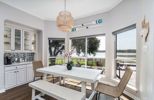 Frisco House | Charming 3-bedroom Lake Front house with beach access in Frisco