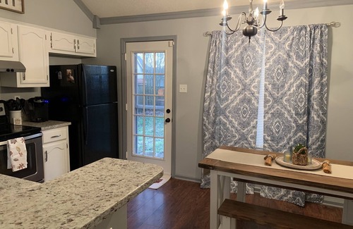 Lakeland House | Cozy 3-Bedroom Retreat in Memphis Suburbs - Pet Friendly
