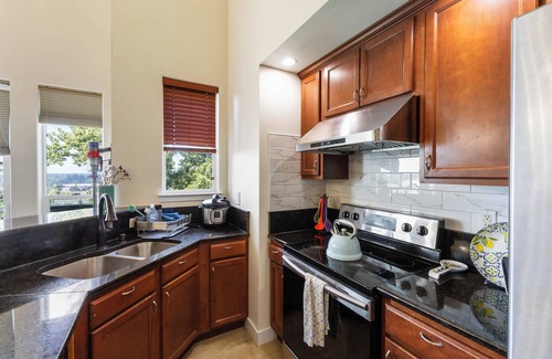 South Tacoma Condo | Charming 3-bedroom Penthouse condo with pool and gym nearby Tacoma Mall