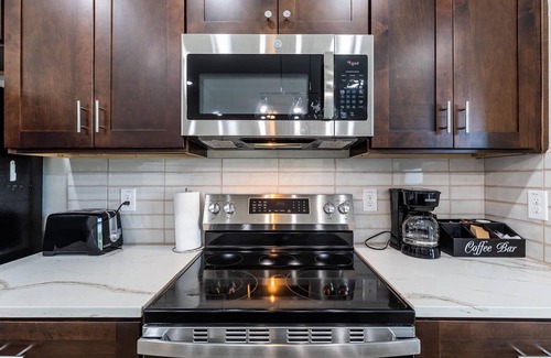 Northeast Houston House | Charming 3-bedroom retreat just minutes from Downtown Houston with AC, WiFi,