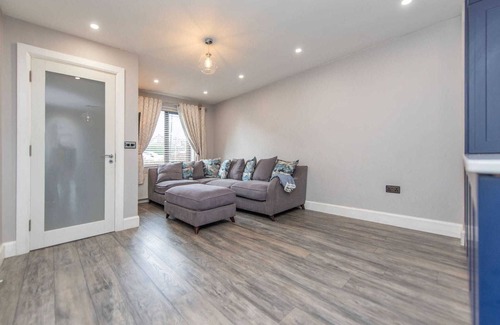 Barna House | Charming 3-bedroom townhome in quaint Bearna with WiFi