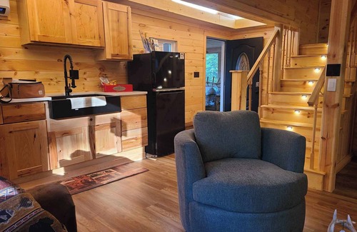 Caroga Lake House | Charming 3-bedroom house with WiFi and AC in beautiful Caroga Lake