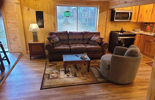 Caroga Lake House | Charming 3-bedroom house with WiFi and AC in beautiful Caroga Lake