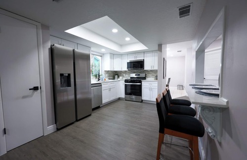 Casselberry House | Charming 3-bedroom near Orlando theme parks, downtown and golf courses