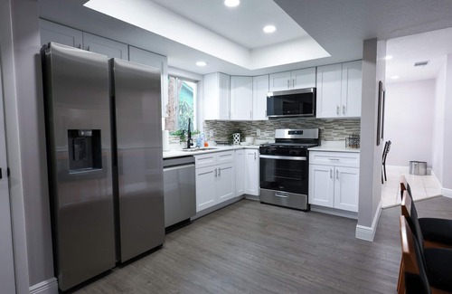Casselberry House | Charming 3-bedroom near Orlando theme parks, downtown and golf courses