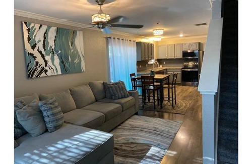 Duncanville Condo | Top-Rated 3 Bedroom Condo in Family-Friendly South Dallas