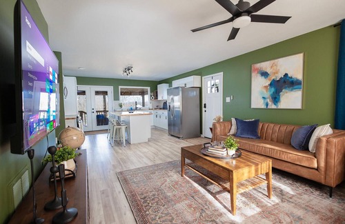 Keene House | Charming 3-bedroom house in brilliant Lawrenceburg with WiFi, AC