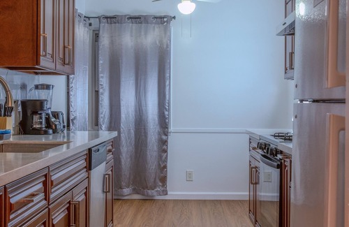 Midway City House | Charming 3-bedroom house in Midway City with AC, WiFi