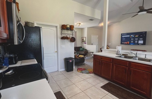Myakka City House | Charming 3-bedroom house in Serene Myakka City near Freedom Factory & Terranova