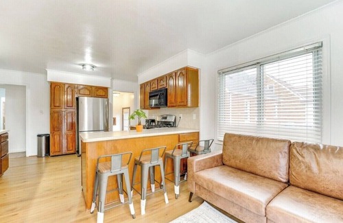 Dearborn Villa | Charming 3-bedroom villa with WiFi and AC in Dearborn