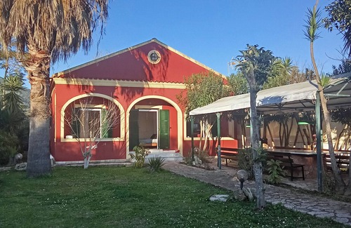 Linia Villa | Charming 3-bedroom villa with AC, WiFi in welcoming Linia