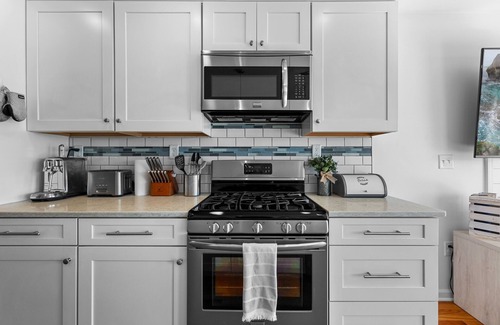 Highlands House | Charming 3-bedroom waterfront house with WiFi and AC in charming Highlands