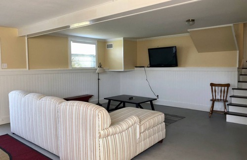 Chilmark House | Charming 3-bedroom water view home, Path to Menemsha Beach Passes to Lucy