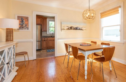 Northeast Virginia Beach Cottage | Beach Cottage Retreat: 3 BR with Ocean Views & Private Parking