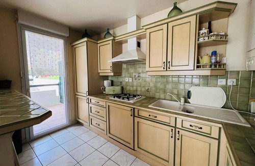 Cambo-les-Bains Apartment | Pet-Friendly Apartment in Cambo-les-Bains with Spa Access