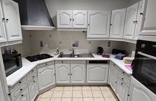 Change Cottage | Spacious Gite Changé: Family-Friendly with Top Amenities
