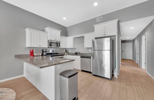 Blue Springs House | Charming 3bd, 2ba single-level TH w/garage, ADA