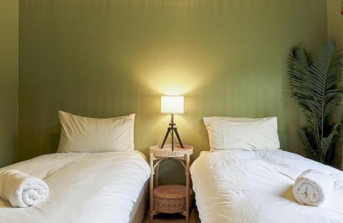 Bourton-on-the-Water House | Family-Friendly 3BD Cotswolds Retreat - Pet Welcome!
