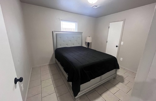Norman House | Charming 3bed 2bath Duplex in Norman 5 minutes from OU
