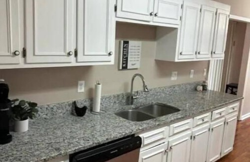Knightdale House | Inviting 3-Bed Retreat with Spa & Breakfast Included
