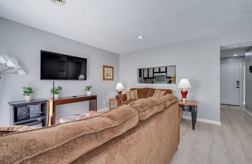 Williamsburg House | Spacious Three-Bedroom Townhouse in Williamsburg