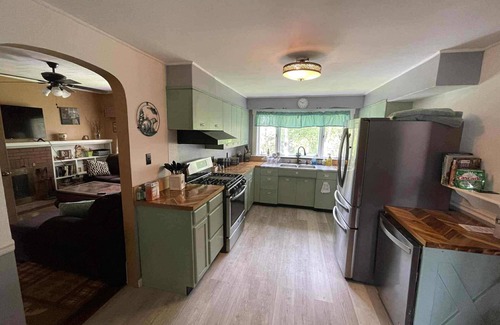 Limestone House | Charming 3Br Getaway Sled/Atv Access!